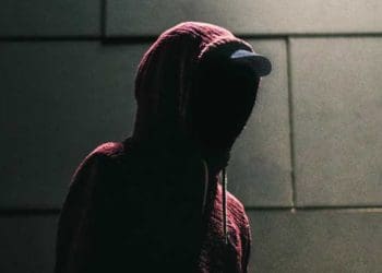 Diskriminasi, muslim yang tidak pernah shalat, buzzer, pencuri