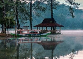 Situ Patenggang yang memesona. Foto: Travelciwidey