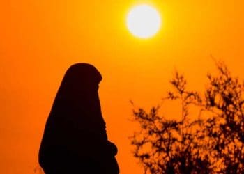 cara menjadi wanita yang berharga, tata cara shalat wanita, ustadzah, aurat, riya, ibadah, rambut, wanita, suami, istri