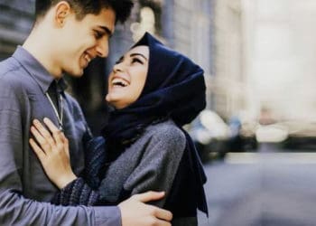 Suami Istri Ngobrol Cara Redakan Istri saat Marah, Sifat Istri Shalihah, Adab Suami dan Istri, Tips untuk Istri agar Suami Tambah Cinta, Kunci Rumah Tangga Harmonis