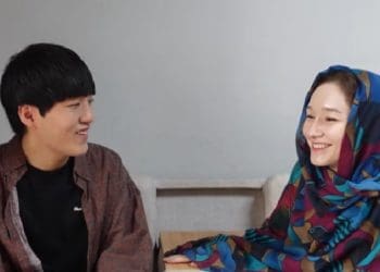 Daud Kim dan istri. Foto: Tangkapan layar dari video di Chanel Youtube Daud Kim