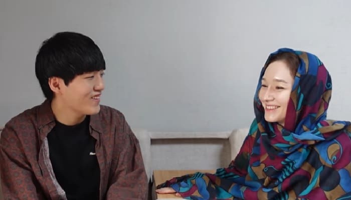 Sosoknya Baru Diungkap, Istri Daud Kim Mantap Masuk Islam 1 Daud Kim dan istri. Foto: Tangkapan layar dari video di Chanel Youtube Daud Kim