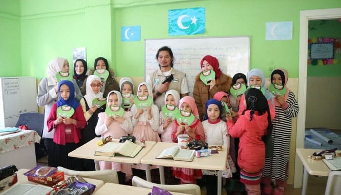 Donny Alamsyah “Explore!” Kemanusiaan 4 Donny Alamsyah “Explore!” Kemanusiaan 4