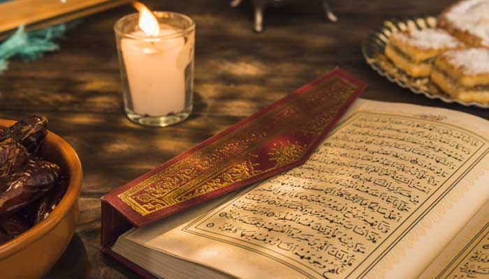 Hukum Menghadiahkan Pahala Bacaan Quran untuk Orang yang Sudah Meninggal 1 Foto: Freepik