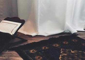 Harun Al-Rasyid, Golongan orang beriman yang dicintai Allah, Di dalam Al-Qur’an disebutkan ada delapan golongan orang bersertifikat mualaf, sajadah, quran