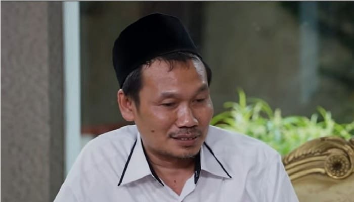 Profil Gus Baha, Dai Terpopuler di Media Sosial menurut Survei LD PBNU 2 profil Gus Baha