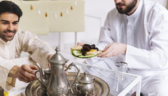 7 Adab Makan bagi Seorang Muslim 2 sahabat sejati Tips Hidup Sehat Cara Nabi, Ayat-ayat Al-Quran dan Hadist tentang Jujur, adab makan