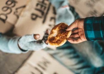 Sedekah Jadi Konten,sedekah, istri, pengemis