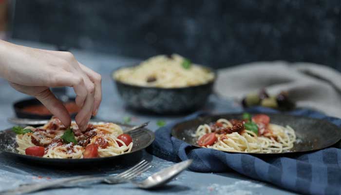 5 Adab Makan dalam Islam beserta Dalilnya 4 Adab Makan dalam Islam
