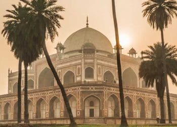 mendengar khutbah jumat, khutbah jumat
