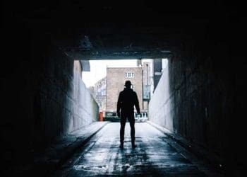 hawa nafsu yang buruk, MENDUSTAKAN AGAMA