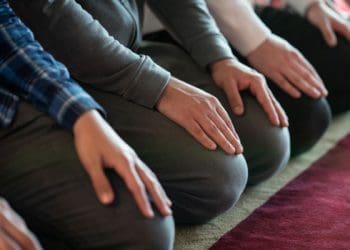 rukun shalat Teka Teki Fiqih Shalat Berjamaah shaf shalat keutamaan shalat shubuh berjamaah doa antara 2 sujud, Keutamaan Sholat Tahajjud, Imam Shalat di Akhir Zaman, Hukum Membarengi Gerakan Imam bagi Makmum, Keutamaan Sholat Qobliyah Subuh, Keutamaan Shalat Shubuh, Hal yang Harus Diperhatikan di dalam Shalat, Sejarah Diperintahkannya Shalat 5 Waktu, Ancaman Jika Meninggalkan Shalat 5 Waktu, Manfaat Shalat, Jumlah Minimal Orang Shalat Berjamaah, Hukum Menahan Kentut ketika Shalat, Shalat yang Tidak Diterima Allah, Shalat Berjamaah, Waktu Pelaksanaan Shalat Witir, Keutamaan Shalat Shubuh, ibadah, Cara Mencegah Orang yang Berjalan di Depan ketika Shalat, pintu setan, Ustadz Adi Hidayat, Amalan Penghapus Dosa, Bacaan Duduk di Antara 2 Sujud, Bacaan Tahiyyat