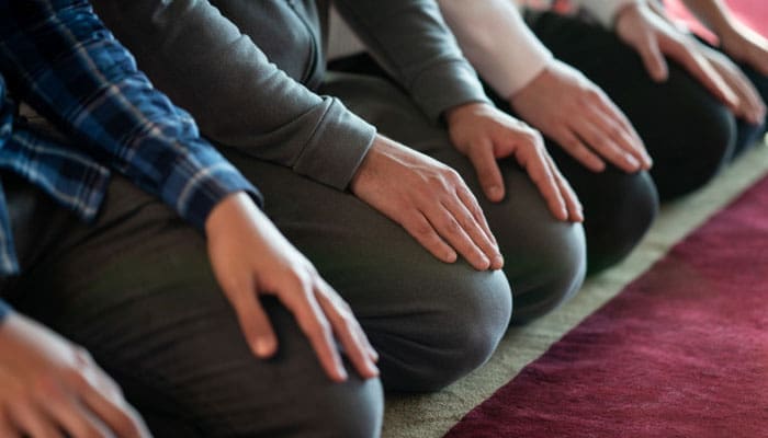 2 Pintu Setan Menggoda Manusia ketika Shalat 4 rukun shalat Teka Teki Fiqih Shalat Berjamaah shaf shalat keutamaan shalat shubuh berjamaah doa antara 2 sujud, Keutamaan Sholat Tahajjud, Imam Shalat di Akhir Zaman, Hukum Membarengi Gerakan Imam bagi Makmum, Keutamaan Sholat Qobliyah Subuh, Keutamaan Shalat Shubuh, Hal yang Harus Diperhatikan di dalam Shalat, Sejarah Diperintahkannya Shalat 5 Waktu, Ancaman Jika Meninggalkan Shalat 5 Waktu, Manfaat Shalat, Jumlah Minimal Orang Shalat Berjamaah, Hukum Menahan Kentut ketika Shalat, Shalat yang Tidak Diterima Allah, Shalat Berjamaah, Waktu Pelaksanaan Shalat Witir, Keutamaan Shalat Shubuh, ibadah, Cara Mencegah Orang yang Berjalan di Depan ketika Shalat, pintu setan