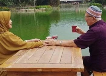 Keutamaan Berbakti kepada Orangtua:, Tahun Pernikahan, Akibat Membahagiakan Orangtua, suami