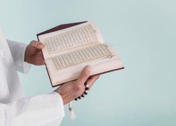 Surat Al-Waqiah Pelajaran Surat Yasin Pelajaran Surat Al-Kahfi Bersyukur Menurut Islam, penghafal Al-Quran, Dahsyatnya Literasi Alquran,, Yang Dibaca Ketika Memulai Membaca Al-Quran di Pertengahan Surat, Cara Penamaan Surat dalam Al-Quran, Keutamaan Surat Al-Mulk, Kesulitan-kesulitan saat Menghafal Al-Quran, Keutamaan Membaca Al-Quran, Adab Membaca Al-Quran, mood booster, Luqman Al-Hakim, Makna Kata Kami dalam Al-Quran