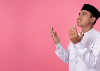 Akhlak Mulia Suami Idaman Menasihati Diri Sendiri, Ikoy-Ikoyan,, Hukum Mengusap Wajah dengan Tangan setelah Berdoa, Syarat Terkabulnya Doa, Doa Meminta Kesembuhan, Tingkatan Doa, Doa Agar Dimudahkan Rezeki yang Halal:, Doa Memohon Petunjuk, Waktu Mustajab Berdoa di Bulan Ramadhan, Khasiat Basmallah, Ketentuan Doa, Pelancar Rezeki, Kandungan Doa Sapujagat
