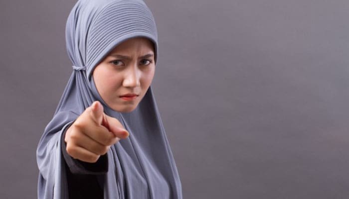 Bahaya Menghujat, dan Mengapa Islam Melarangnya 2 Bahaya Lisan, Cara Hindari Perasaan Insecure Berlebihan, Bahaya Bicara Agama tanpa Ilmu, Obat Penawar Marah, Obat Penawar Marah, Cara Hilangkan Hasad, Akibat Buruk Sangka, Bahaya Menghujat