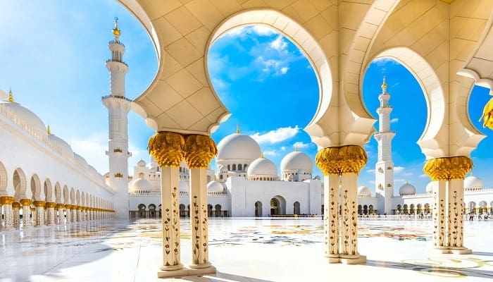Masjid Agung Sheikh Zayed Masuk Daftar Pemandangan Terindah di Dunia 2 pameran seni peradaban Islam, masjid Syekh Zayed, Masjid Agung Sheikh Zayed,