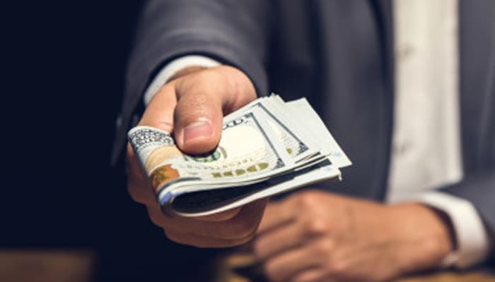 Jika Ingin Rezeki Suami Bertambah, Istri Lakukanlah Ini 2 Rezeki bisa datang dari mana saja.