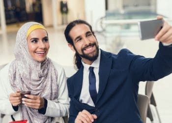 istri produktif Peran Suami dan Istri, Kewajiban Suami terhadap Istri, rezeki, Alasan Pria Menikahi Wanita yang Lebih Tua, Suami, Sikap Suami yang Harus Disyukuri Istri, Keutamaan Memuliakan Istri, Rumus Rumah Tangga Bahagia, Hukum Menambahkan Nama Suami di Belakang Nama Istri, Kewajiban Istri terhadap Suami, Ayat Al-Quran yang Melindungi Perempuan dalam Pernikahan