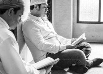 Keutamaan Surat Al-Baqarah Cara Berinteraksi dengan Al-Quran, Keutamaan Mengkhatamkan Al-Quran, Adab Membaca Al-Quran, Obat Stress Menurut Al-Quran, Adab Membaca Quran, Cara Atasi Stres menurut Alquran, ahli Quran,