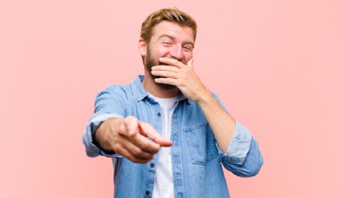 Prank, Bagaimana Hukumnya? 1 keburukan tawa terbahak-bahak,