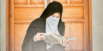 Kata mutiara untuk perempuan. Foto: Instagram/ell.novieta