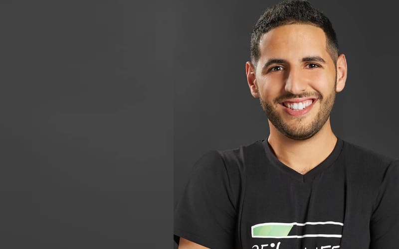 Turunnya Pengikut Nas Daily, dari 38 Juta Jadi Hanya 20 juta dalam Waktu 7 Hari Saja, Setelah Posting Ini? 2 Secara keseluruhan, video-video yang ditampilkan oleh Nuseir Yassin lewat Nas Daily cukup menarik.