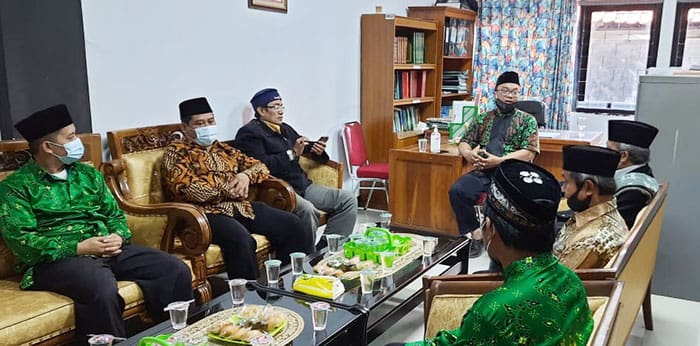 Bahas soal Wasathiyah dan Generasi Mileneal, Pengurus PUI Purwakarta Gelar Silaturahim dengan Ketua MUI 2 PUI Purwakarta
