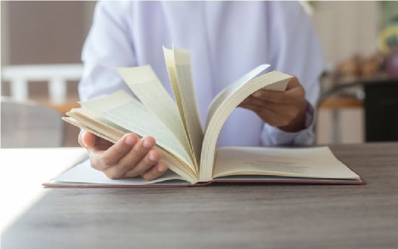 Ingin Ilmu yang Bermanfaat? Hindari 3 Larangan Ini 2 buku ilmu yang bermanfaat