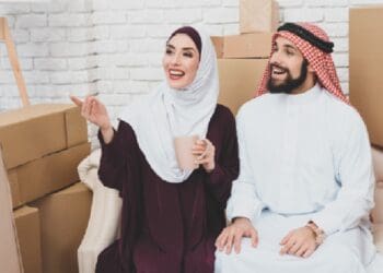 yang perlu dilakukan istri, kepo terhadap rumah tangga orang lain, ilustrasi kebahagiaan dalamrumah tangga suami istri pasangan