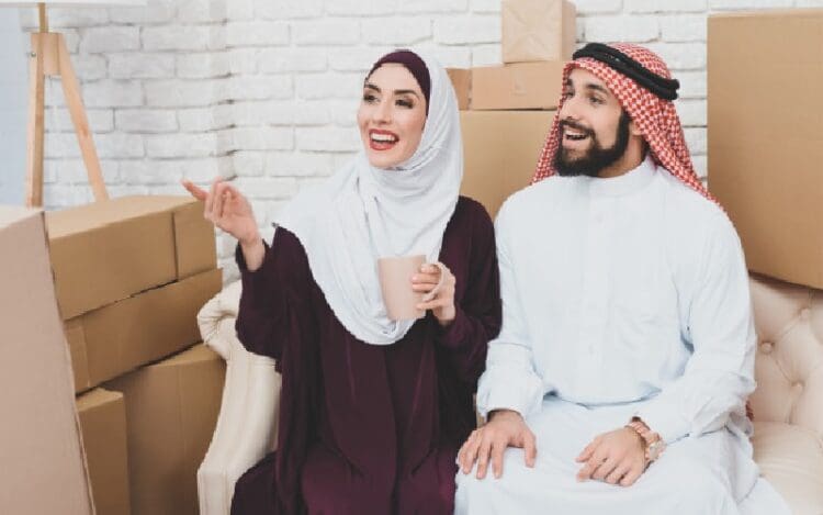 yang perlu dilakukan istri, kepo terhadap rumah tangga orang lain, ilustrasi kebahagiaan dalamrumah tangga suami istri pasangan