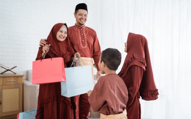 Muliakanlah Anak Perempuan 1 Rezeki anak perempuan BACA JUGA: 10 Hal tentang Pentingnya Berbakti kepada Orangtua, Posisi Anak dalam Al-Quran, Posisi Anak dalam Al-Quran, Prinsip Rumah Tangga Awet, ibu rumah tangga, Kewajiban Orangtua pada Anak, Tugas Seorang Istri, Ciri Suami Idaman, Cara Meminang Hati Anak