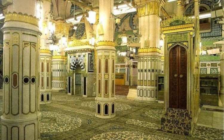 5 Mihrab Masjid Nabawi, Apa saja? 1 Kematian dan Pemakaman Nabi Muhammad ﷺ, Abu Bakar dan Umar, Mihrab Masjid Nabawi
