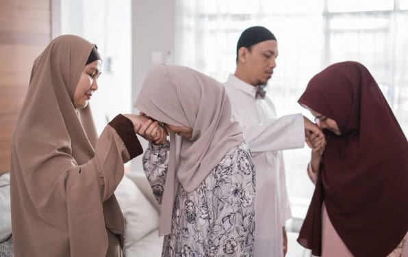 Mengapa Ridha Allah tergantung pada Ridha Orangtua? 1 hadis tentang adab, ridha Allah ridha orang tua, hadis tentang berbakti kepada kedua orang tua