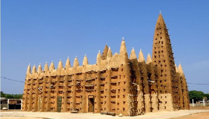 8 Masjid Unik dan Bersejarah di Afrika Barat Masuk Daftar Warisan Dunia UNESCO 3 masjid Kong masuk daftar warisan dunia UNESCO