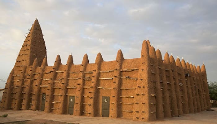 8 Masjid Unik dan Bersejarah di Afrika Barat Masuk Daftar Warisan Dunia UNESCO 1 masjid bergaya sudan masuk daftar warisan dunia UNESCO
