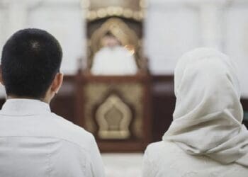 Berdasarkan Al-Qur'an, berikut peran suami dalam keluarga muslim: iman bil ghaib, Cara Mendeteksi Mr Right, Cara Menjaga Hati, Hak Istimewa antara Suami dan Istri, macam rasa cemburu, pasangan suami istri khitbah