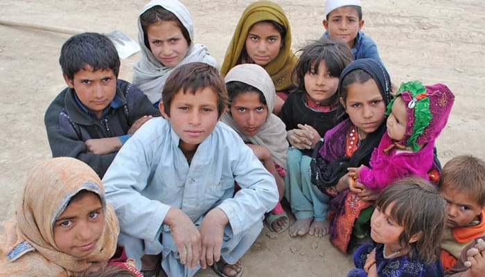 Keutamaan Membahagiakan dan Menyantuni Anak Yatim 4 afghanistan, Keutamaan Memuliakan Anak Yatim,