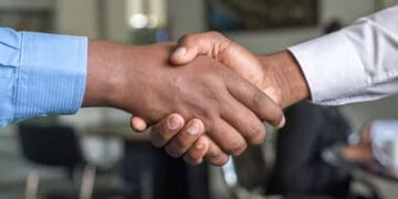 Menyambung tali silaturahim, Hukum Salaman dengan Non Muslim