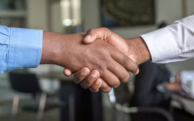 Menyambung tali silaturahim, Hukum Salaman dengan Non Muslim