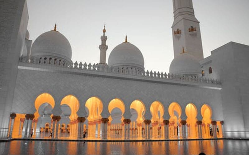 4 Sisi Keindahan Islam, Apa Saja? 2 keutamaan mengucapkan salam, keidahan islam