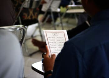 Melipatgandakan Pahala Kebaikan, penghafal Al-Quran, Fi'il Mudhori