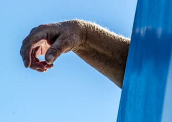 Penyebab Suami Loyo, Manusia Bodoh, Hal yang Tidak Boleh Dilakukan oleh Tangan Seorang Muslim, Hukum Memperolok Agama, Perilaku Durhaka Suami terhadap Istri, takdir, Ancaman Pedih bagi Orang Bakhil , dosa besar