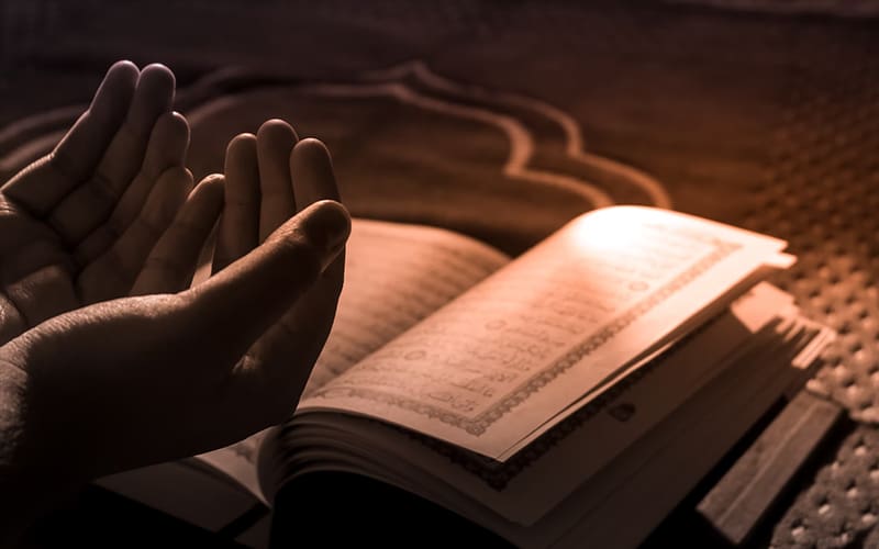 Berikut 10 Kriteria Calon Suami yang Perlu Diketahui oleh Wanita 3 Keistimewaan Al-Quran