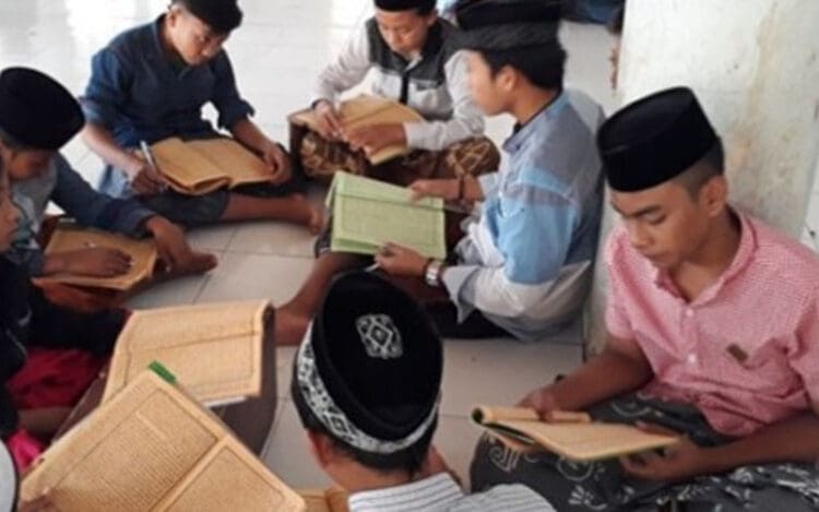 Suka Duka Belajar di Pesantren 1 Suka Duka Belajar di Pesantren