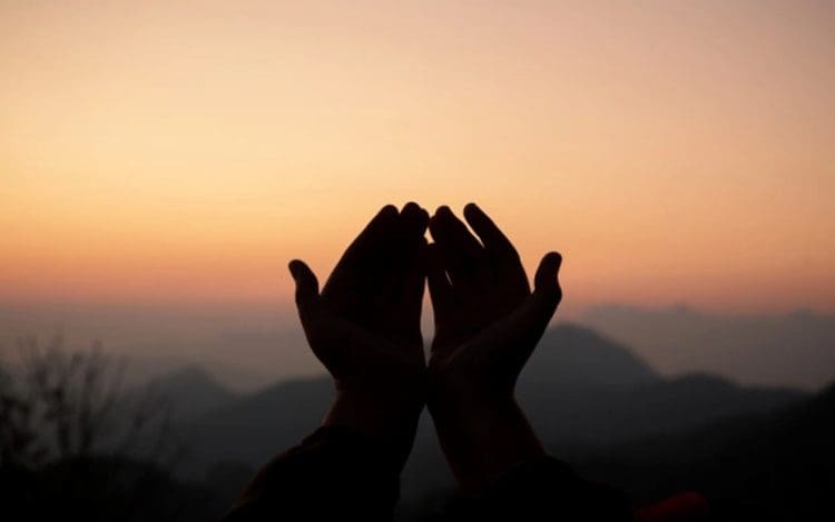 Perlakuan Istimewa Malaikat pada Orang Beriman, Waktu Berdoa yang Mustajab, solusi untuk ikhlas, orang banten, Cara Mencintai Allah, Kandungan Doa Sapujagat, Adab Berdoa, akhir zaman, Dzulhijjah