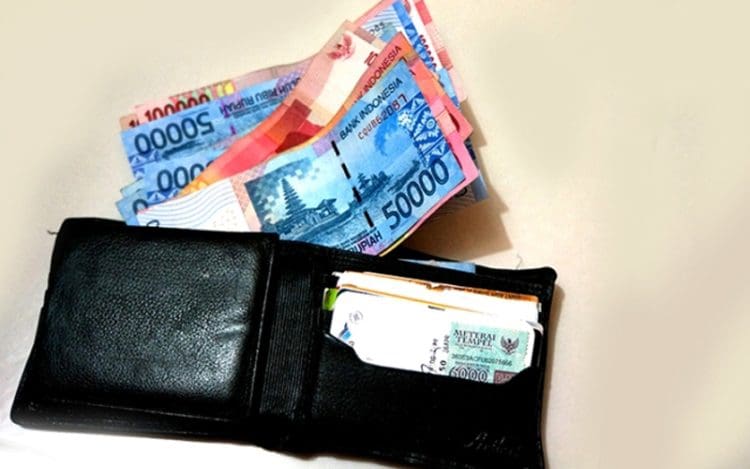 Penyebab Sifat Bakhil dan Dampak Negatifnya 1 ilustrasi, foto: Phinemo