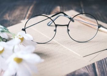 Suami Dayyuts, Penyebab Istri Durhaka, puisi, muslimah baper, hukum Menghias Diri bagi Wanita, Khuwailid, kecantikan, Ciri Wanita Penghuni Surga, Amalan yang Pahalanya Terus Mengalir, Anak Perempuan, Ikhlas, Khadijah, Kriteria Wanita Penghuni Surga, Amalan Tersembunyi