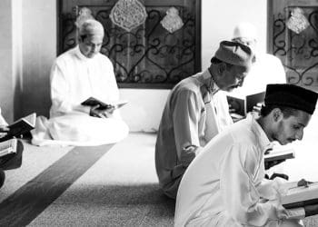 Target Amalan Harian Ramadhan, Adab Membaca Al-Quran, Cara Memuliakan Al-Quran di Bulan Ramadhan